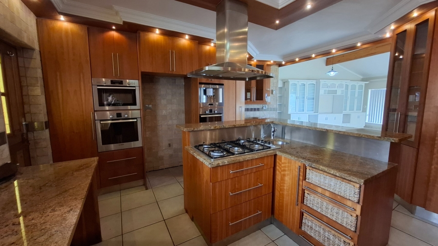 4 Bedroom Property for Sale in Menkenkop Western Cape